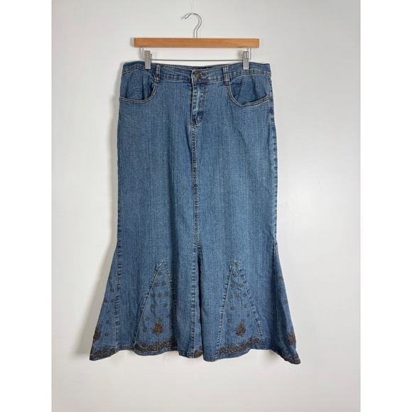 QQMY Dresses & Skirts - Vintage Western QQMY Women 34 Denim Maxi Skirt Blue Embroidered Flared Hem Godet